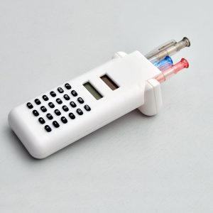 Solar calculator with 3 pen set